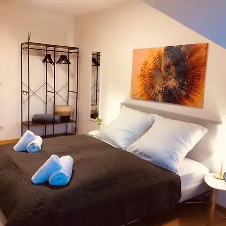 Servus Stadt Blick Appartement *